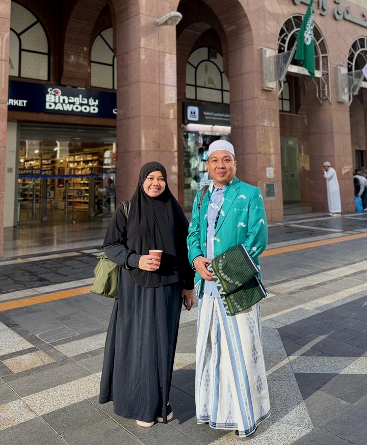 Komisaris PT Jabal Rahmah Medika Tunaikan Umroh Bersama Arasy